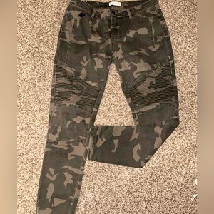Altard State ribbed camo pants/jeans